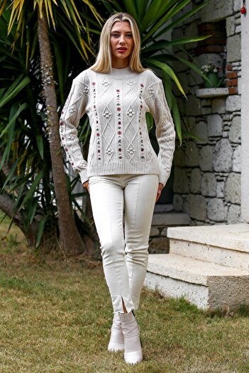 Chiccy Ekru Balıkçı Yaka Uzun Kol Nakışlı Triko Casual Kazak