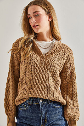 Bianco Lucci Women's Braided Buttoned Knitwear Sweater