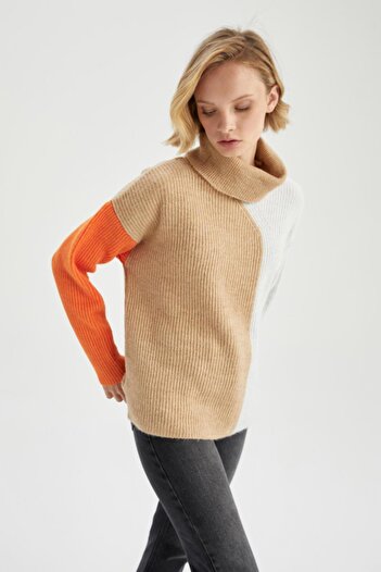 DeFacto Geometrik Renk Bloklu Balıkçı Yaka Oversize Fit Ekstra Yumuşak Triko Tunik