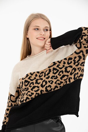 Ocean Black Beige Leopard Sweater