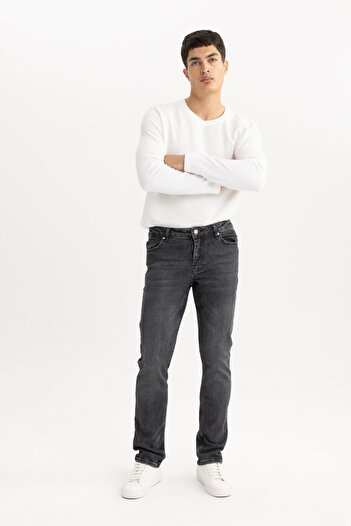 DeFacto Pedro Slim Fit Narrow Fit Regular Waist Narrow Leg Jean Trousers W6728Az23Au