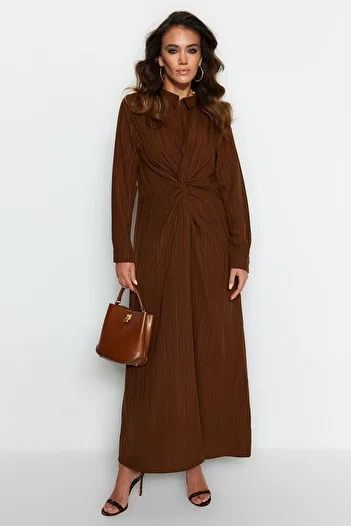 Trendyol Modest Hnědé tkané šaty s uzlem a zipem vpředu TCTSS23EB00137