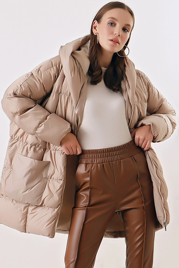 CoolLook Torba Heybe Cep Kapüşonlu Uzun Kol Oversize Kalıp Elyaf Dolgulu Diz üstü Midi Boy Kışlık Şişme Mont