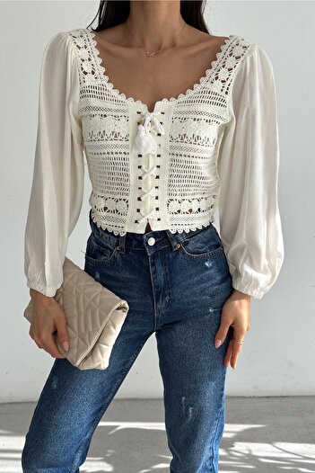 FEMELLE Women's White Knitted Knitwear Short Blouse