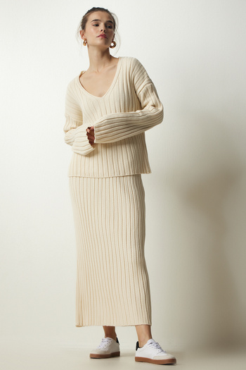 Happiness İstanbul Cremefarbenes Strickset mit geripptem Pullover und Rock für Damen YY00188
