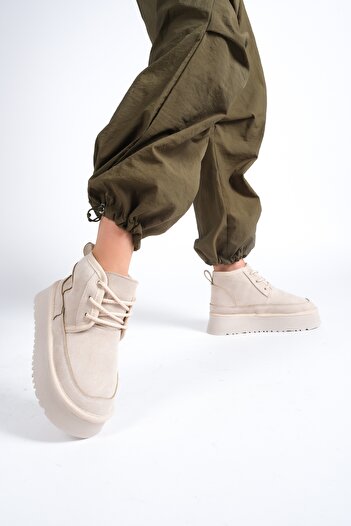 DİVOLYA Μπότες καθημερινής χρήσης Ugy Beige (4,5 εκ.) με επένδυση από γούνα και κορδόνια