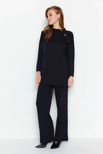 Trendyol Modest Detailní sada úpletu na knoflíky v tmavě modré barvě TCTAW24US00042