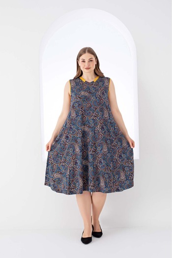 STELLETO Flared Sleeveless Dress