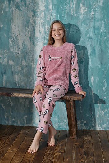 Pijamaevi Pembe Milk Desenli Kız Çocuk Peluş Pijama Takımı