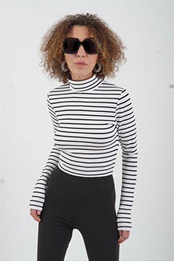 Zelish My Sister Ecru Striped Turtleneck Ribbed Crop Blouse