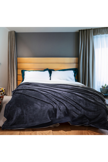 Lucy and Home BLUE WELSOFT BLANKET