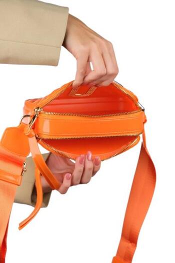 KRISTE BELL Women's Column Shoulder Strap Silicone Shiny Crossbody Bag 26398