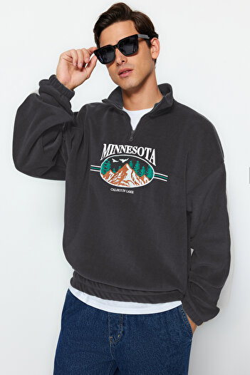 Trendyol Collection Unisex antracitová fleecová mikina – oversize, stojáček, zip, proti žmolkování Tmnaw24Sw00034