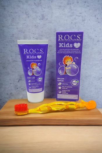 R.O.C.S. R.O.C.S. KIDS 4-7 YAŞ BALON SAKIZI TADINDA DİŞ MACUNU 45g ve DİŞ FIRÇASI SETİ – YENİ AMBALAJ