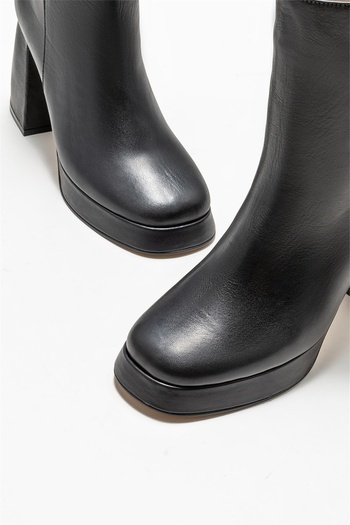Elle Shoes Siyah Deri Kadın Topuklu Bot