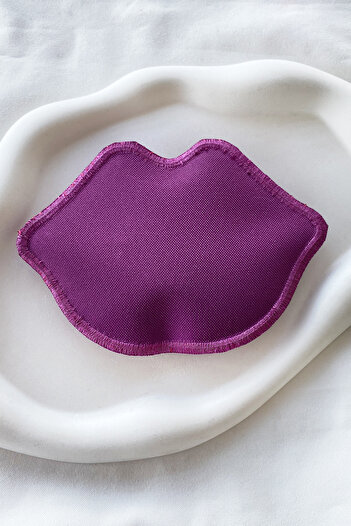 TAKIŞTIR Γυναικείο πορτοφόλι Plum Color Lip Λεπτομερές