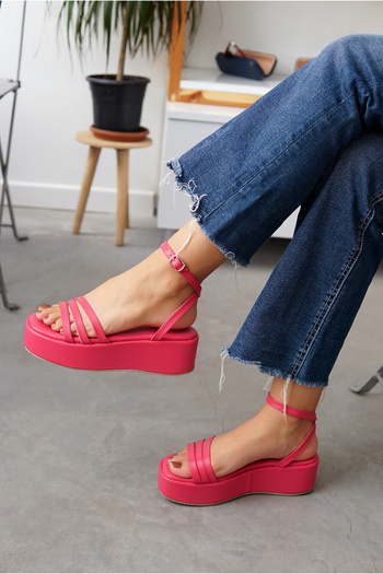 LAMİNTA Vespera Fuchsia Stripe Detailed Women's Sandals