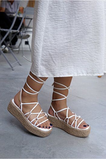 LAMİNTA Glad White Straw Detailed Laced Sandals