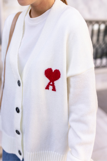 Askı Nişantaşı Ecru Heart Embroidery Detailed Oversize Cardigan 104-00336