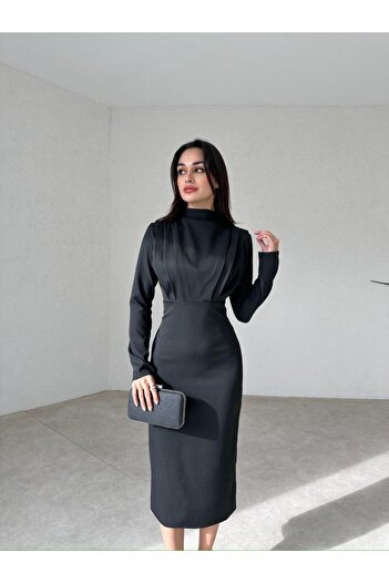 munora butik Pleated Back Slit Midi Black Dress