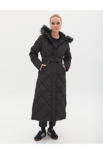 Kayra Diamond Patterned Faux Fur Goose Down Coat A23-27003