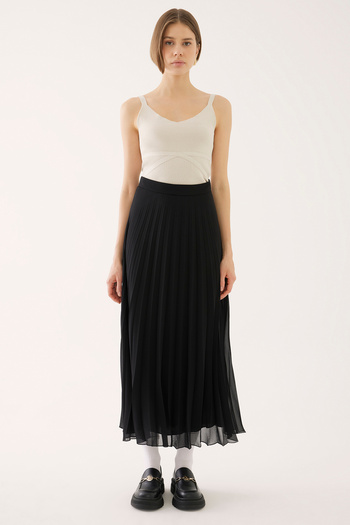Perspective Dixie Regular Fit Long Length Black Color Skirt