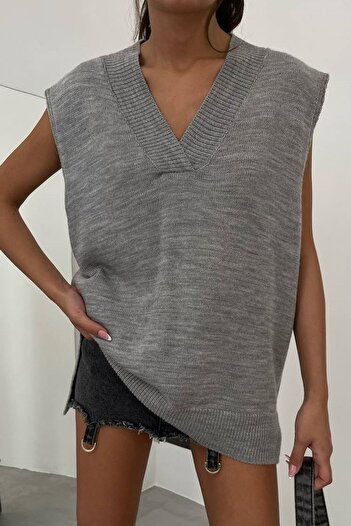 lovebox Women's V-Neck Oversize Gray Sweater 23W20002