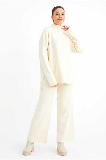 Laluvia Cream High Collar Knitwear Set