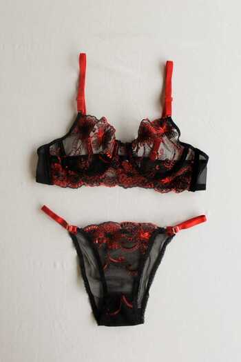 Satürn store Embroidery Floral Underwire bra set