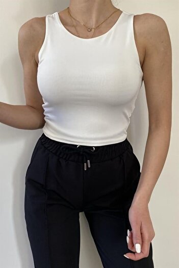 Laluvia White Halter Neck Undershirt