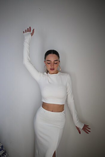 Maison La Femme Basic Solid Color Maxi Skirt Crop Sweater Set