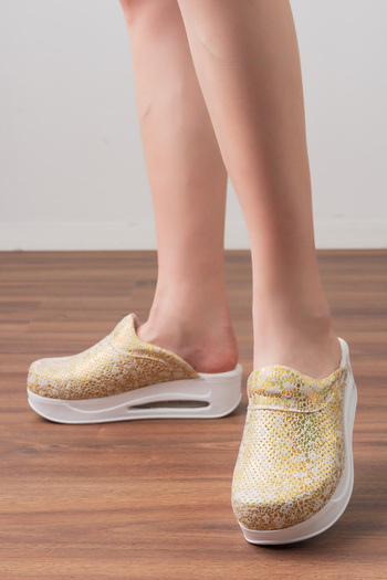 BLUMSABOTERLİK Gold Shiny Self-patterned Air Max Sole Women's Full Orthopedic Sabo Slippers