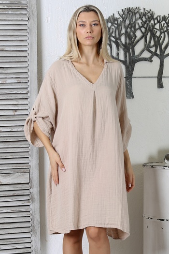 Chiccy Μπεζ φόρεμα με λαιμόκοψη V με κουμπιά 3/4 μανίκι Muslin Comfort Woven φαρδύ κομμένο φόρεμα