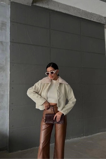 Eka Women's Beige Collar Plush Short Coat 0999-1005