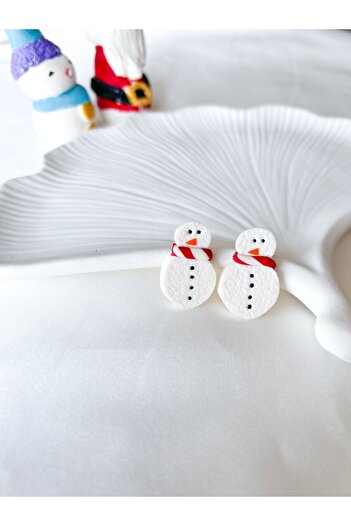 TREND Winter Series Snowman Minimal White Earrings