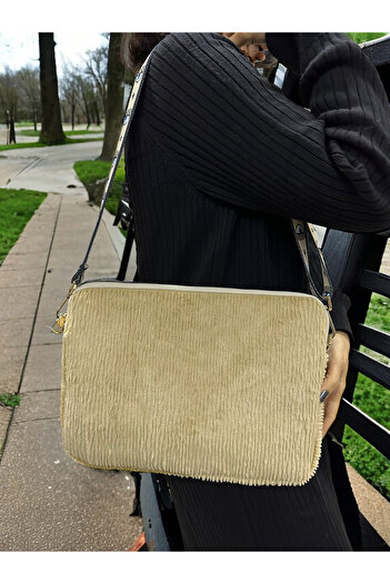 PLUSH STUDIO 13-13.3-14 Inch Plush Macbook, Laptop Bag, Beige Toscase