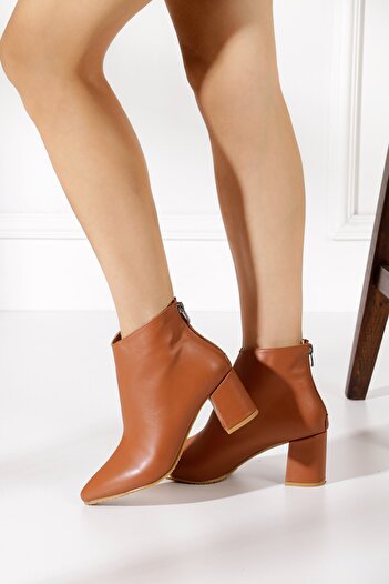 İmerShoes Günlük Kadın Kısa Taba Bot Kalın Topuk Fermuarlı Sivri Burunlu Tırtıklı Taban Kürk Astar Bootie 211