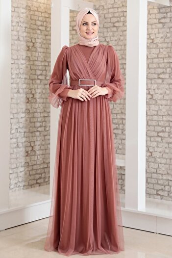 Fashion Showcase Γυναικείο βραδινό φόρεμα με λεπτομέρεια από τούλι με ροζ ζώνη Fsc2020