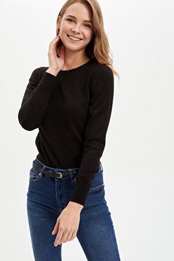 DeFacto Women's Black Crew Neck Relax Fit Extra Soft Textured Cashmere Knitwear Sweater F7091Az18Au
