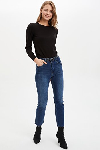 DeFacto Women's Black Crew Neck Relax Fit Extra Soft Textured Cashmere Knitwear Sweater F7091Az18Au