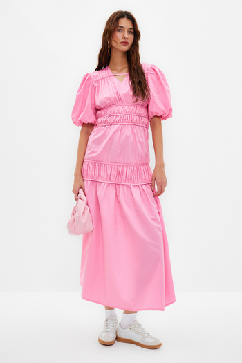 Trendyol Modest Ροζ Gather Λεπτομερές Μακρύ Υφαντό Φόρεμα TCTSS24EB00010