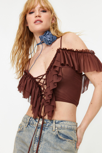 Trendyol Collection Brązowa bluzka z dzianiny w kratkę - Falbana, TPRSS23BZ00072