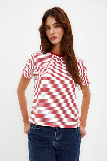 Trendyol Collection Red Ecru Striped Premium Basic Regular/Normal Fit Crew nyakú kötött póló TWOSS23TS00043