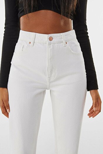 Geppetto Λευκό τζιν Mom Fit με ψηλόμεσο φερμουάρ - Εσώρουχα που δεν εμφανίζονται2024