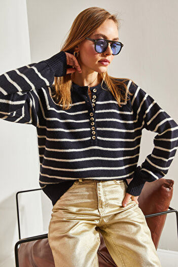 Bianco Lucci Women's Buttoned Collar Turtleneck Striped Knitwear Sweater