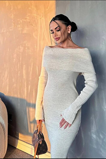 MAXXANA Πλεκτό φόρεμα με μακρύ κολάρο Madonna
