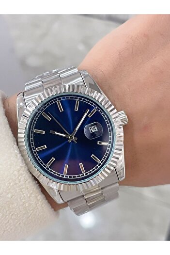 LOOQ Luxury Men's Wristwatch with Calendar