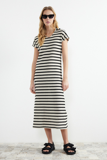 Trendyol Collection Πόλο γιακά Λευκό ριγέ Midi Maxi Φόρεμα - Knitwear Look Twoss24el00204