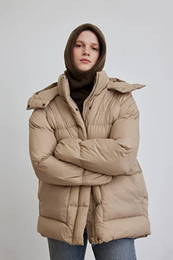 Manuka OVERSIZE POCKET PUFFY COAT DARK BEIGE
