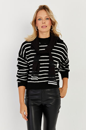 Cool & Sexy Pulover scurt pentru femei cu dungi negre YV219